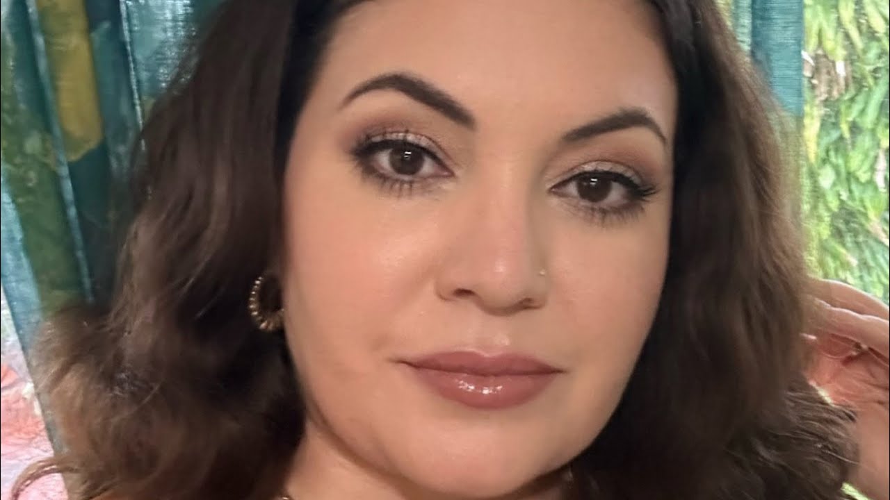 Byredo Quint Corporate Colors Try On