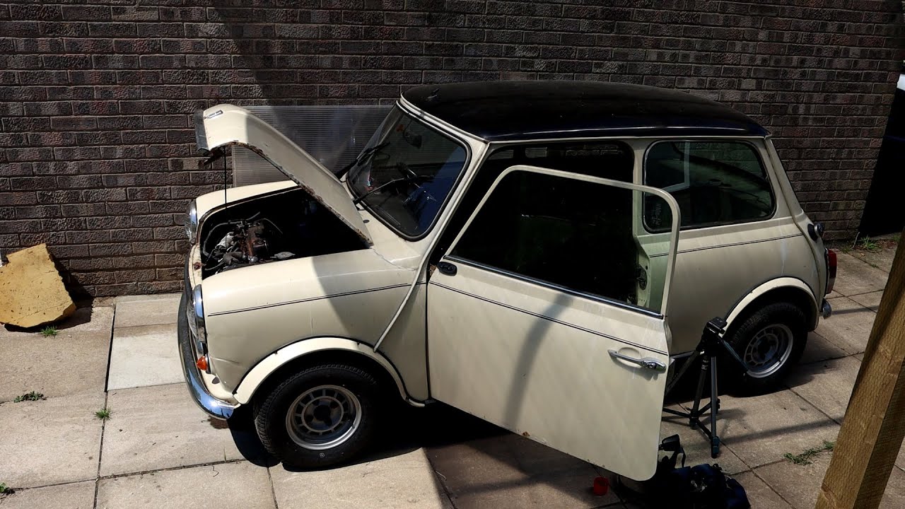Classic Mini Mayfair 1982 restoration, Remove steering rack and column.