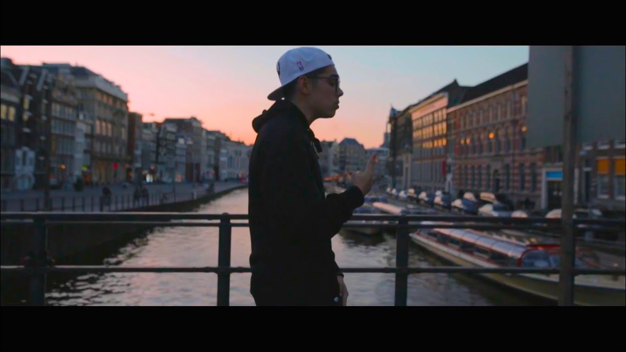 William Singe - 2 Phones (Official Music Video)