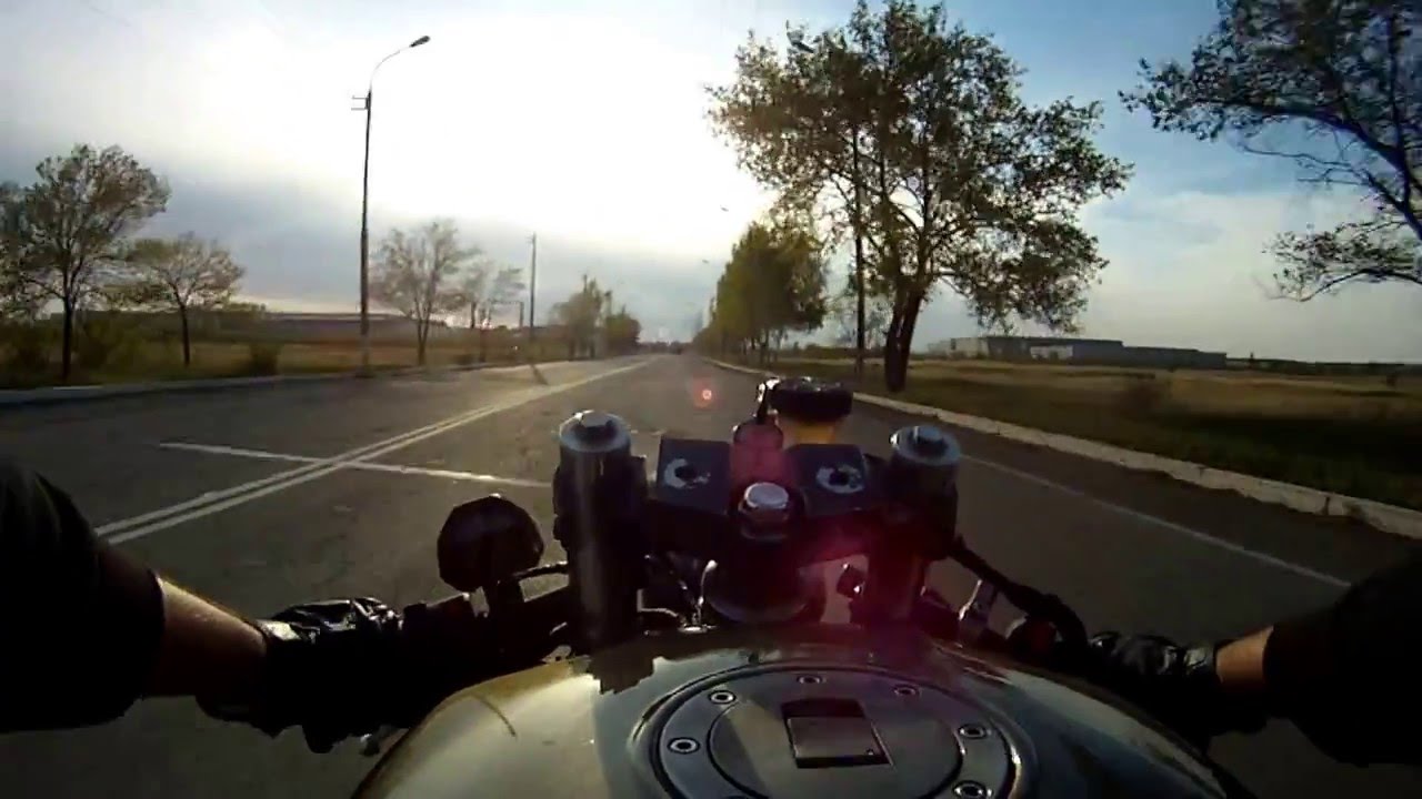 Yamaha XJR400 Cafe Racer test