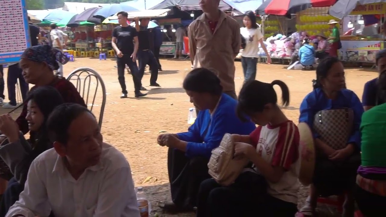 HAI NGHỆ NHÂN LẠ HÁT ĐÌNH KHÊNH RẤT HAY