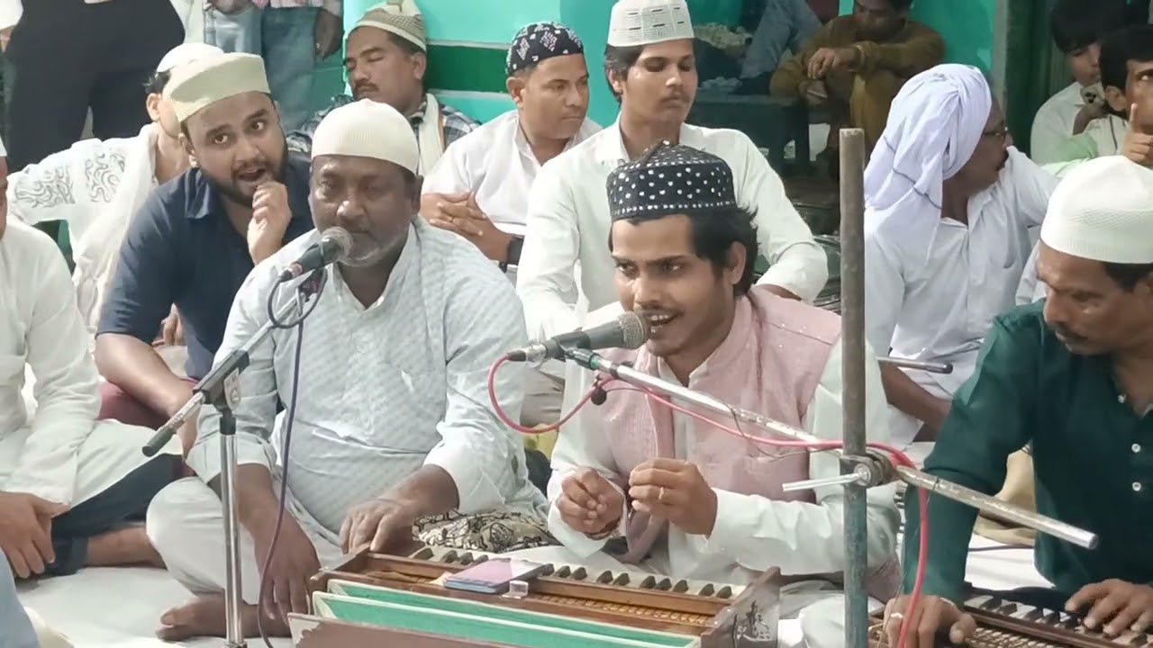 IS TARAF BHI KARAM AYE RASHK E MASIHA KARNA.