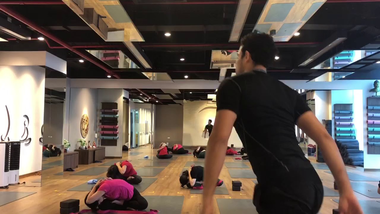 Yoga For Beginner | 30 Minutes Class| praveenyoga | Master Praveen