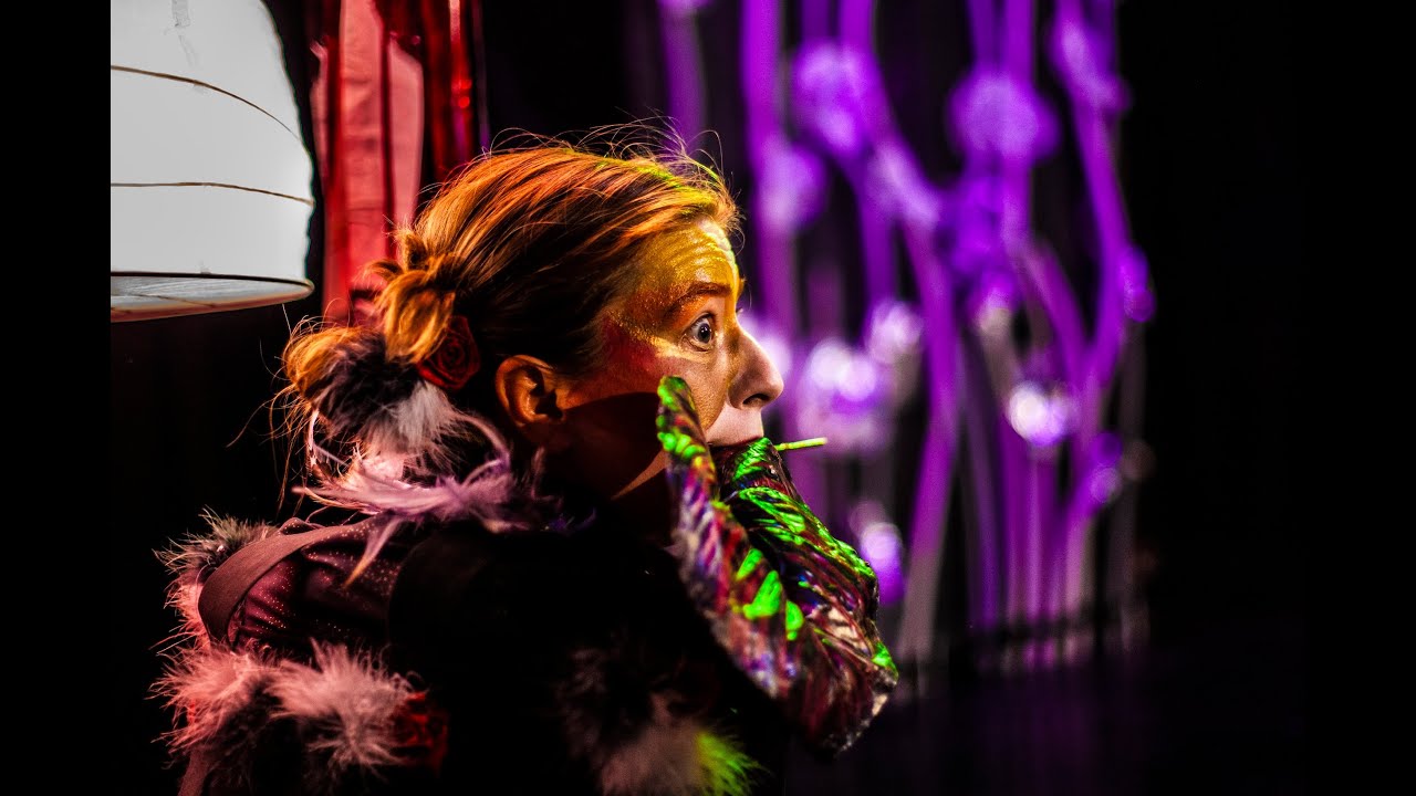Między Owadami - Teatr Sztuka Ciała