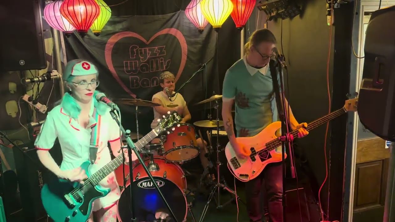 Fyzz Wallis Band - 'Alpha Female'
