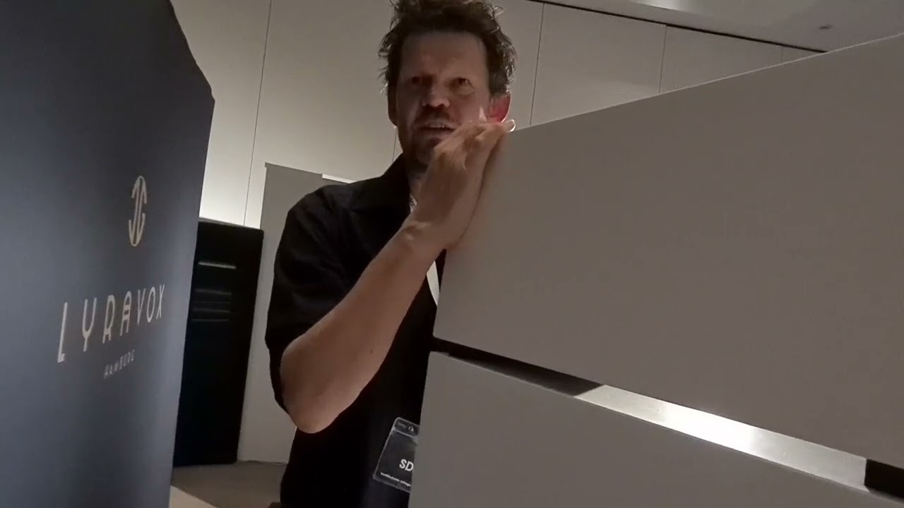 LYRAVOX Karl II    Flagship active speakers    Please activate Subtitles