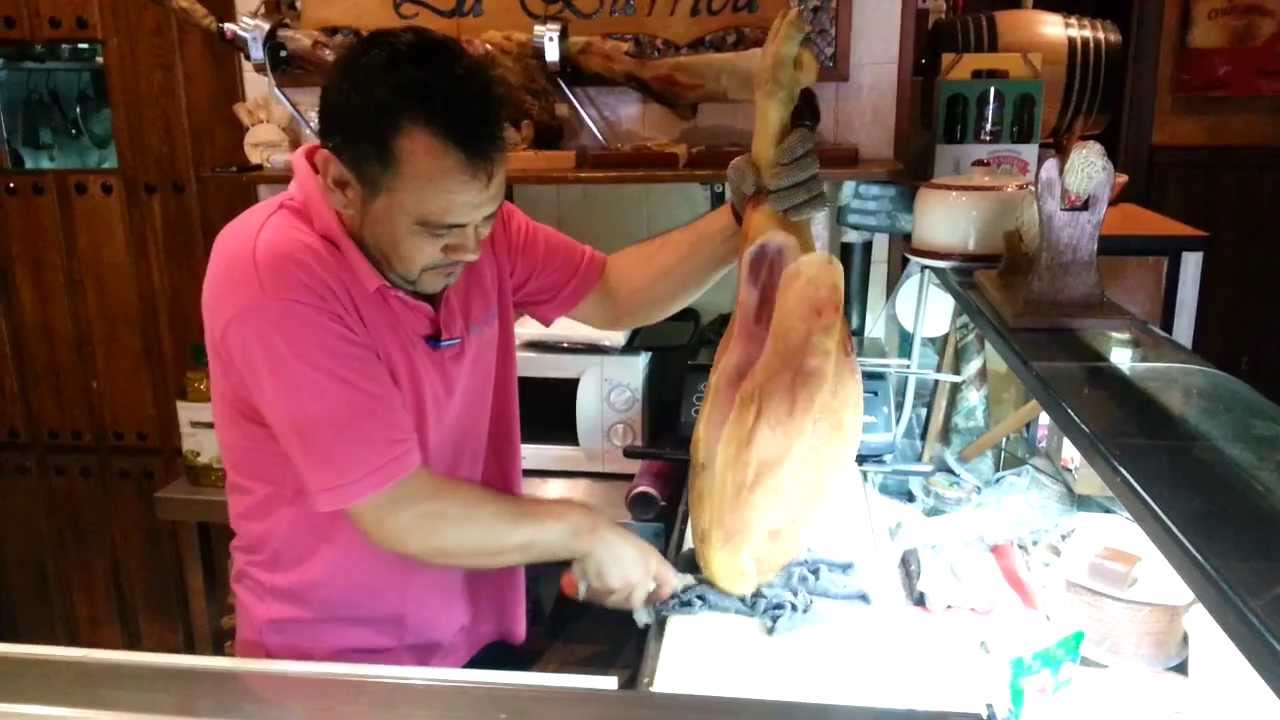Deshuesando un jamon en 2 minutos