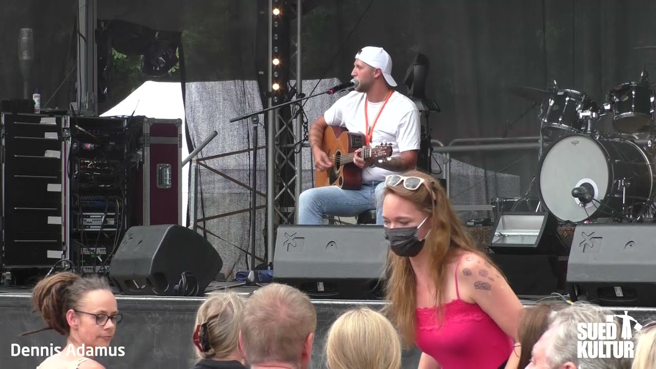 SuedKulturSommer 2021: Dennis Adamus auf dem Harburger Rathausplatz,  20. Jul. 2021