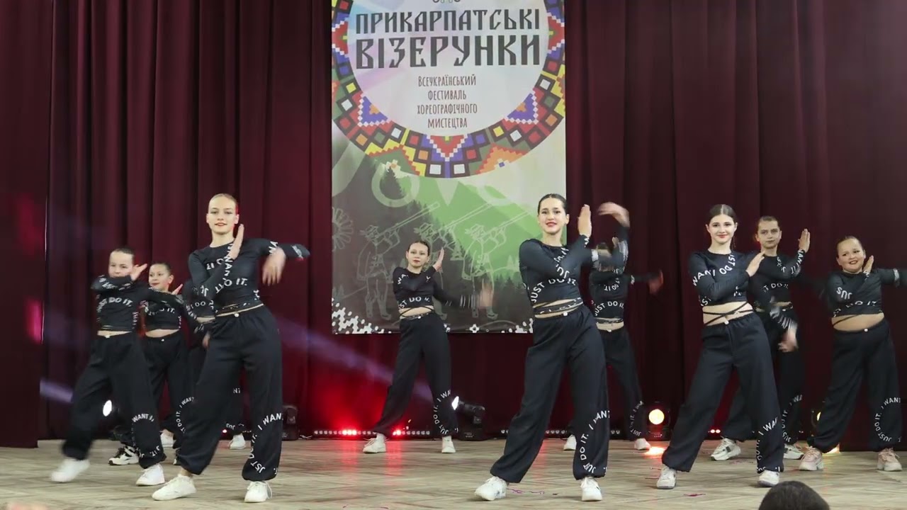 Там у тополі 