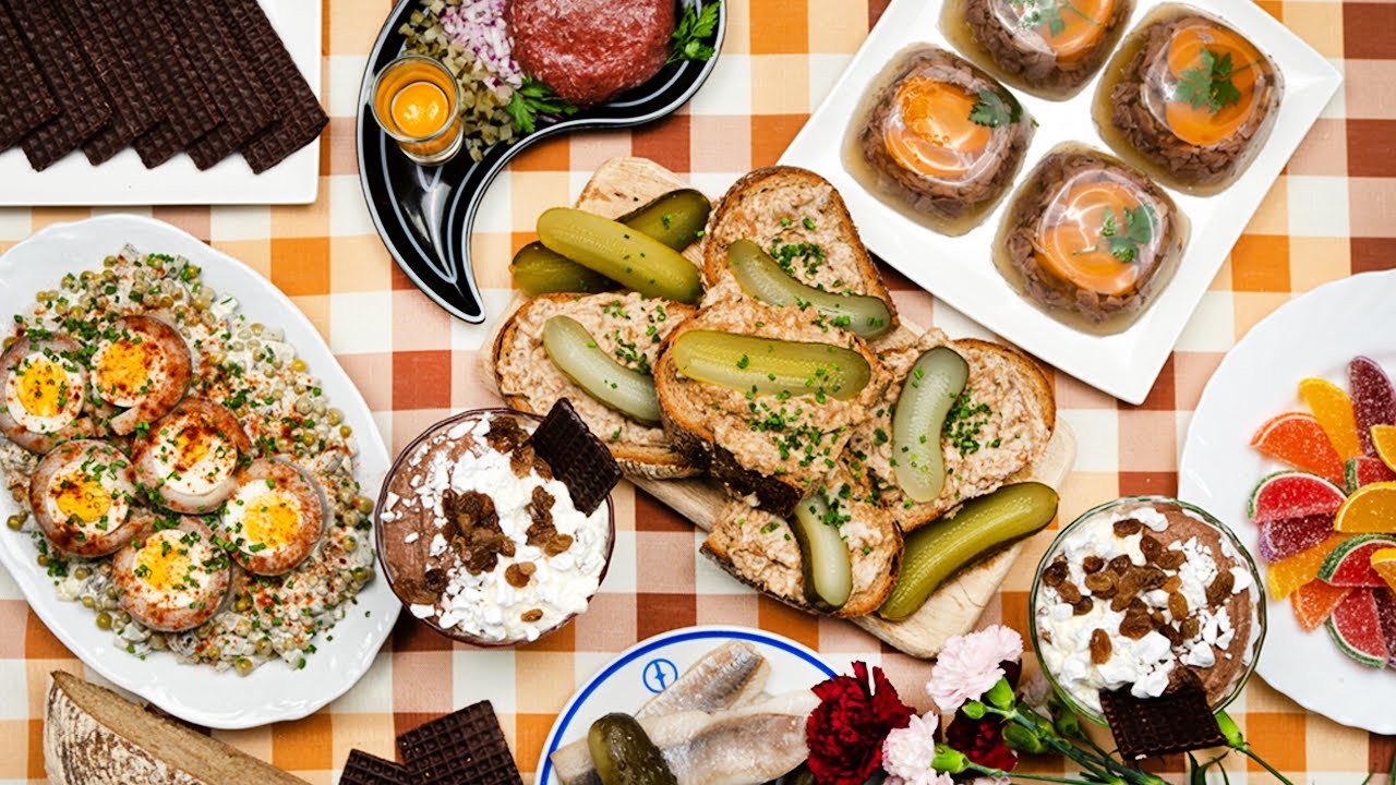 Impreza w stylu PRL: przepis na tatara, meduzę, śledzika po japońsku i inne pyszności