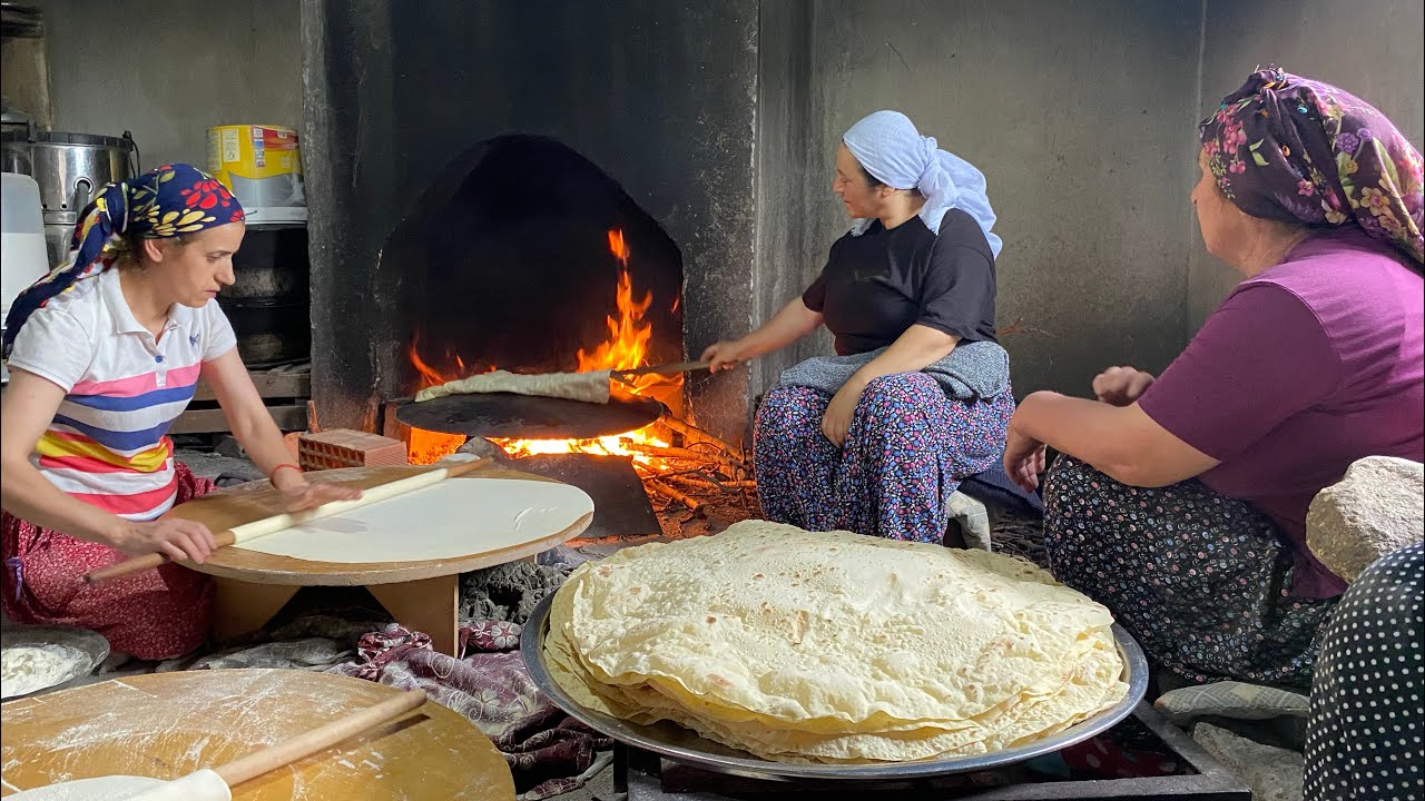 İMECE USULÜYLE AYLARCA BAYATLAMAYAN YUFKA EKMEK YAPIMI 🧿| KÖY YAŞAMININ TELAŞLARI 🥰| GÖZLEME🔥👩🏻‍🌾