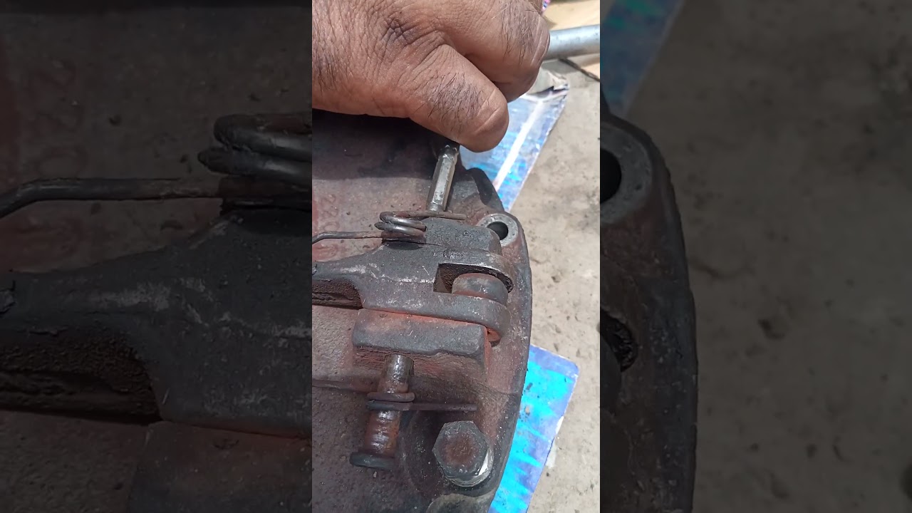how to #amazing# video #Fiat# 480 tractor# PTO #finger# pin# opening