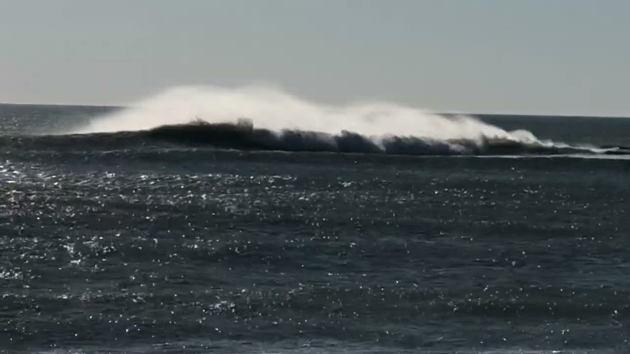 Big waves / grandes vagues & vent d’Est sur la plage de Kerminihy * roche sèche * #bretagne#bigwave