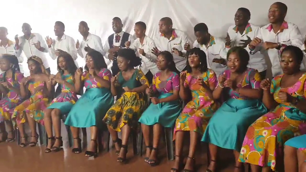 MANGISONDELE KUWE NKOSI - Umlazi Gospel Choir [live]