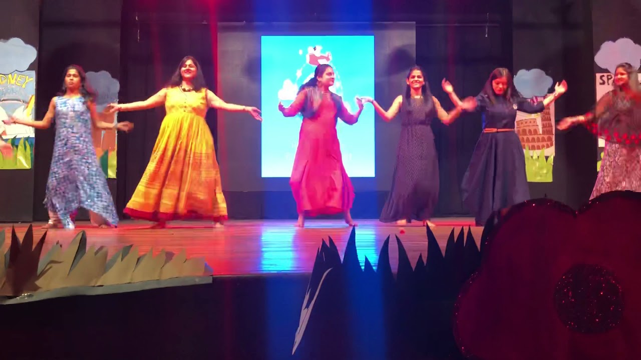 Teachers dance on The Weavers Preschool Annual day