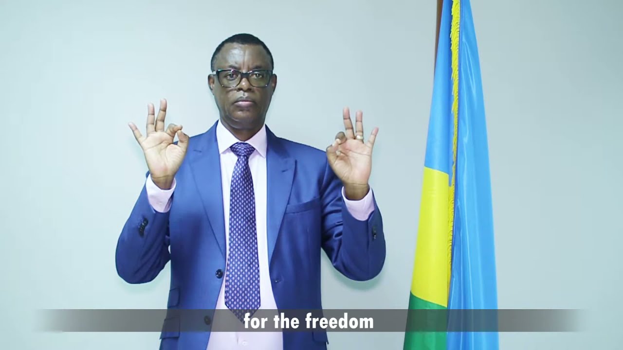 #SignYourNameChallenge: Gen. James KABAREBE Signing his name