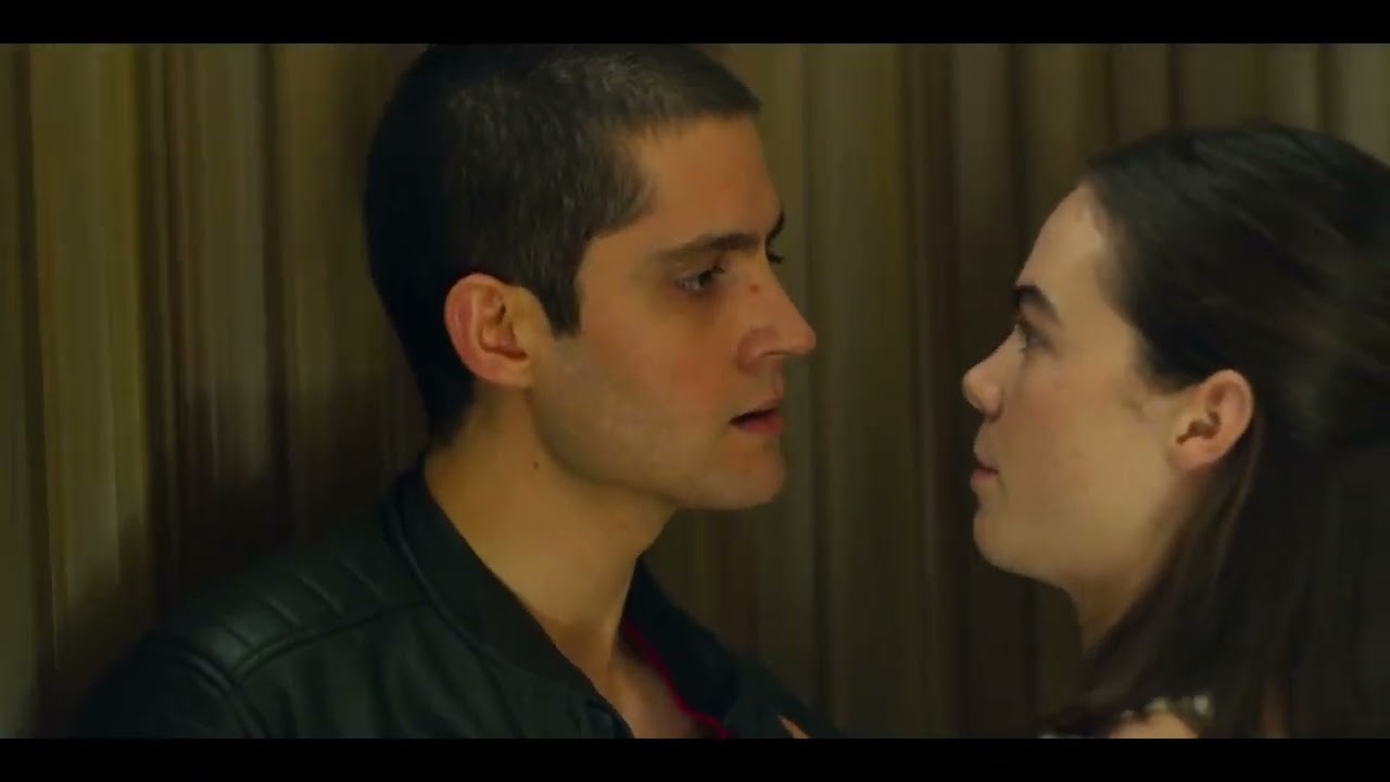 Film Semi Who Killed Sara Season 2 Kiss Scene &mdash; Sara and Nicandro  Ximena Lamadrid and Martin Sarach