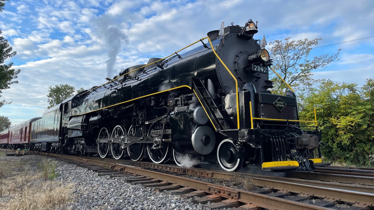 R&N 2102 coming out of Pittston Yard