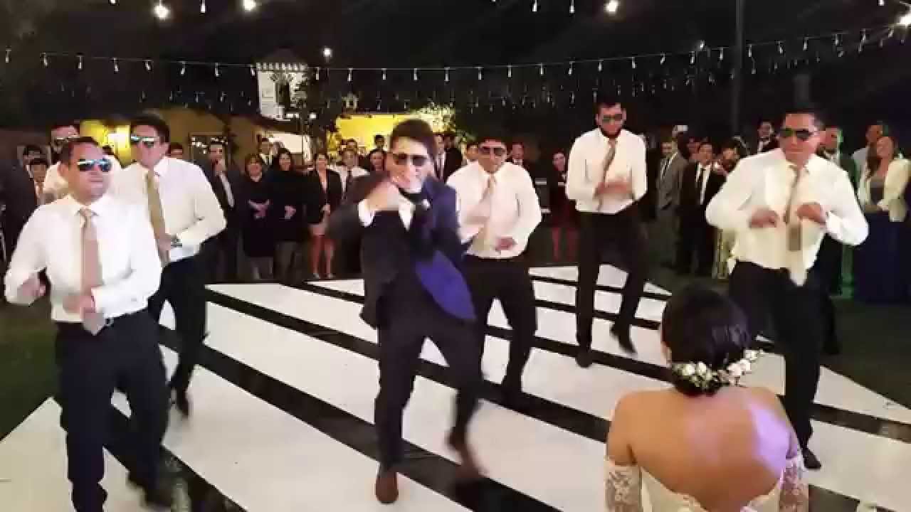 Baile sorpresa: El Novio y sus mejores amigos sorprenden a la Novia (Iris & Jimmy)
