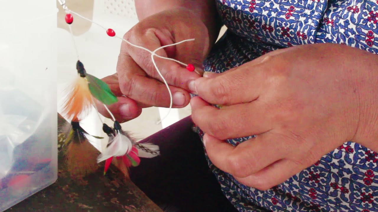 COMO ELABORAR ARETES CON PLUMAS- TIPO CHORRERA