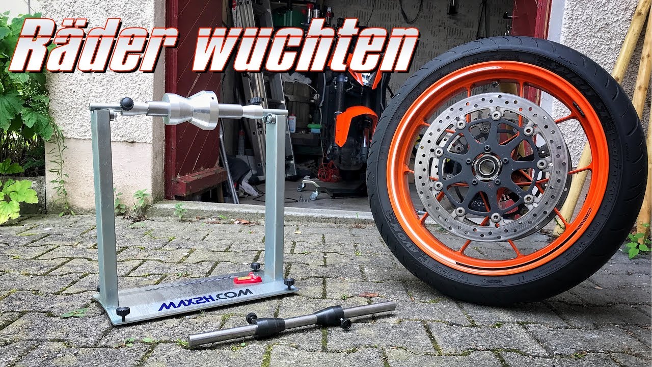 Motorrad Räder selbst wuchten mit Wuchtbock | KurvenradiusTV