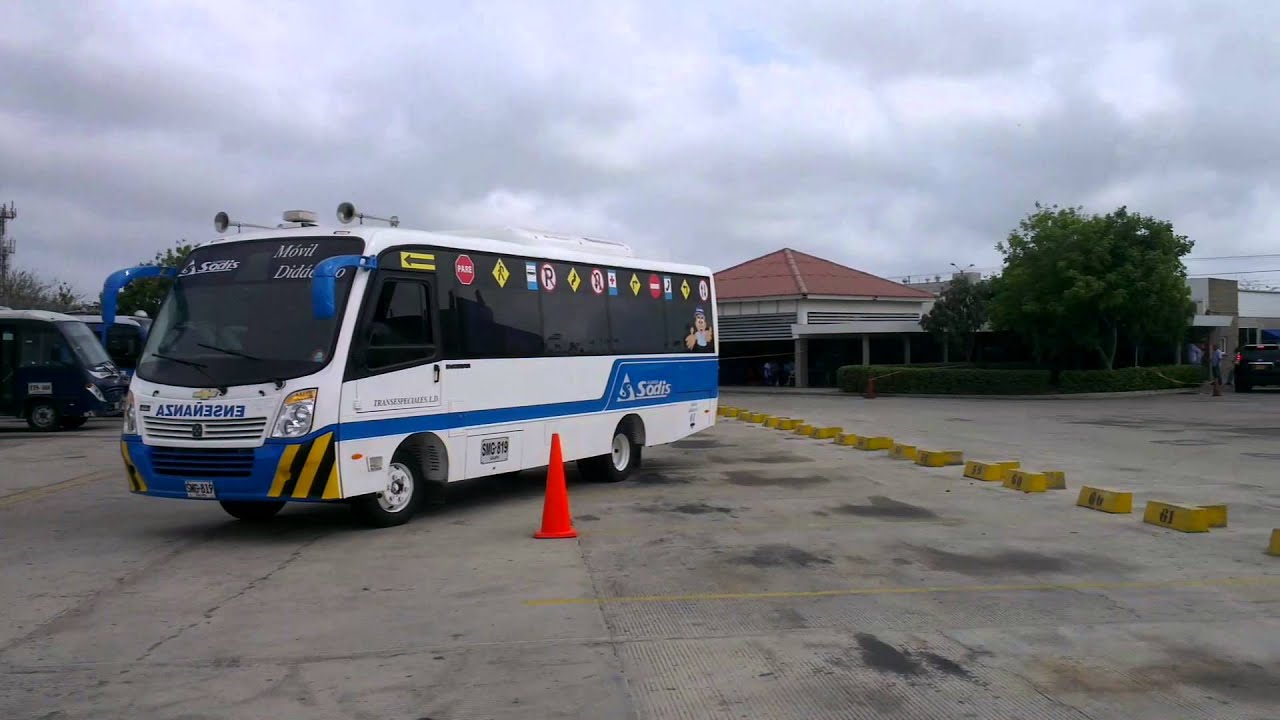 CAPACITACIONES CON CONOS BUS ESCUELA ALIANZA SODIS