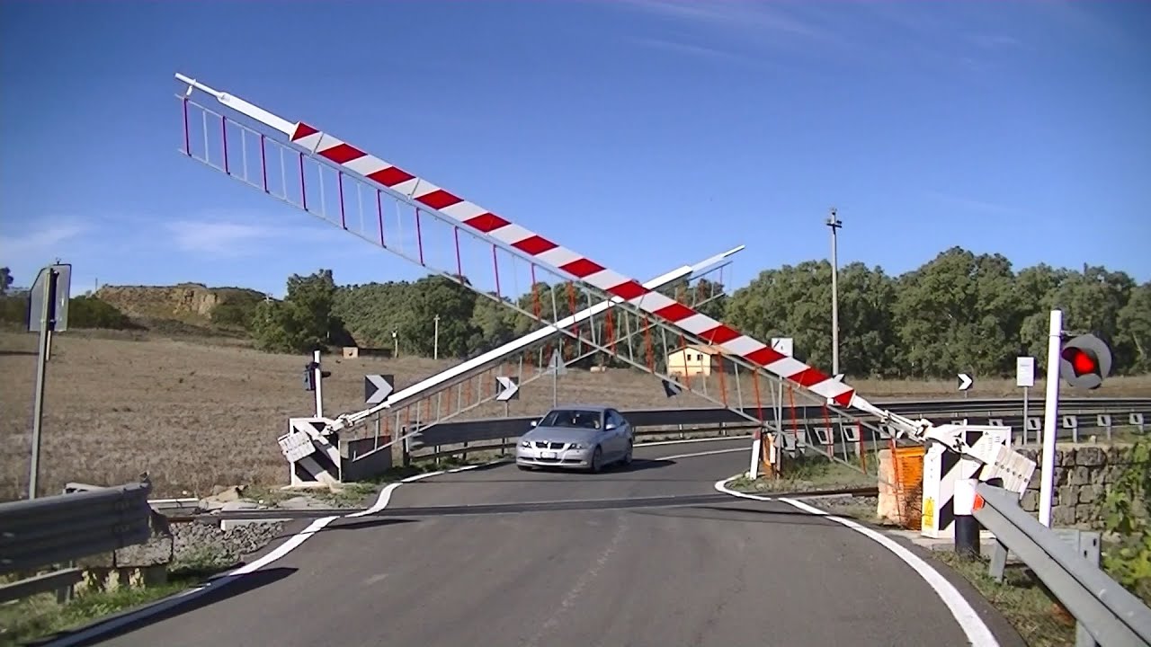 Spoorwegovergang Vizzini (I) // Railroad crossing // Passaggio a livello
