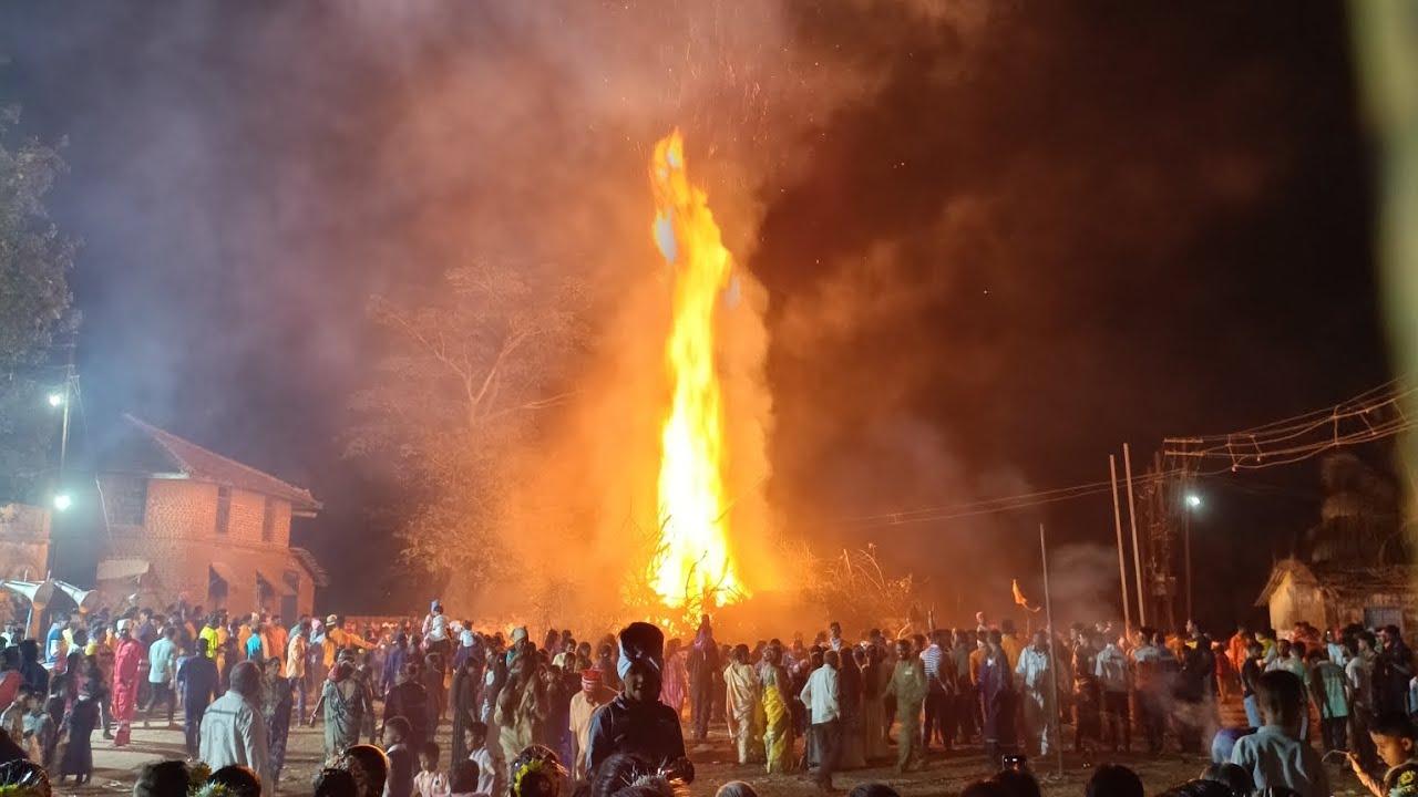 गावाचं गावपन तुमच्या आमच्या असण्याने आहे, तेव्हा तुमच असणं तितकंच महत्वाचं आहे हे विसरू नका....