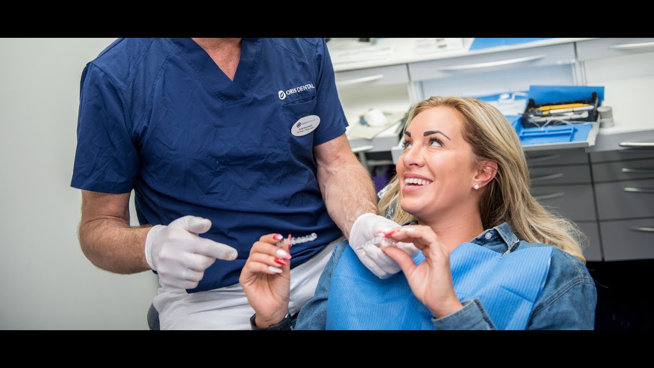 Carina Dahl sitt nye smil etter behandling med Invisalign