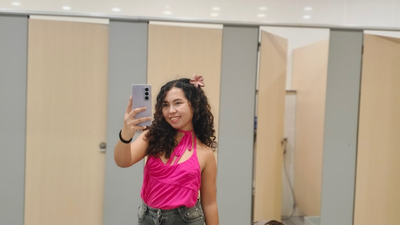 let's talk about life 🤣 misskeyries  is live!