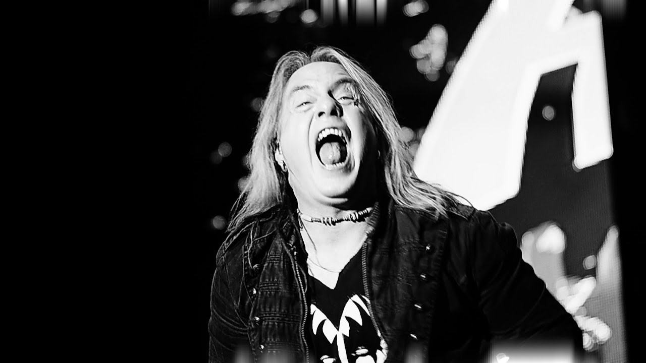 HELLOWEEN - Straight Out Of Hell