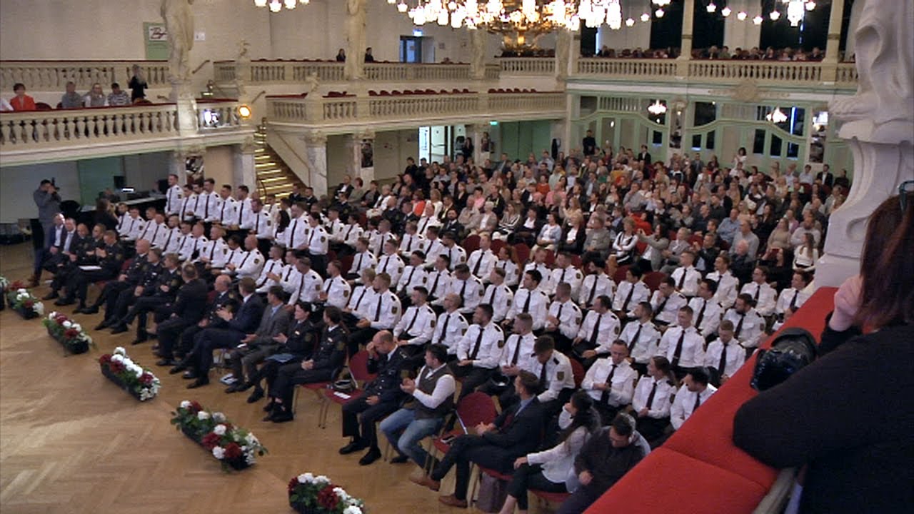 79 neue Polizeimeisterinnen und Polizeimeister ernannt