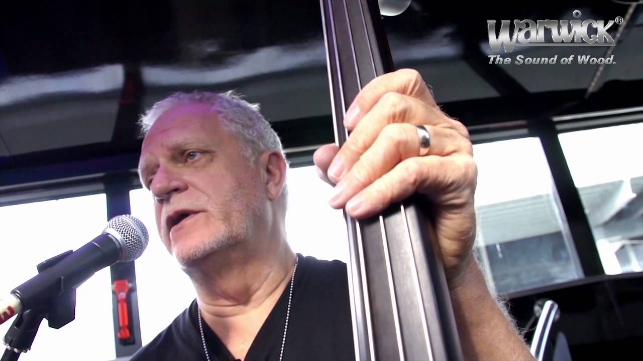 Warwick FUSS ON THE BUSS III - 10 - Dave Roe