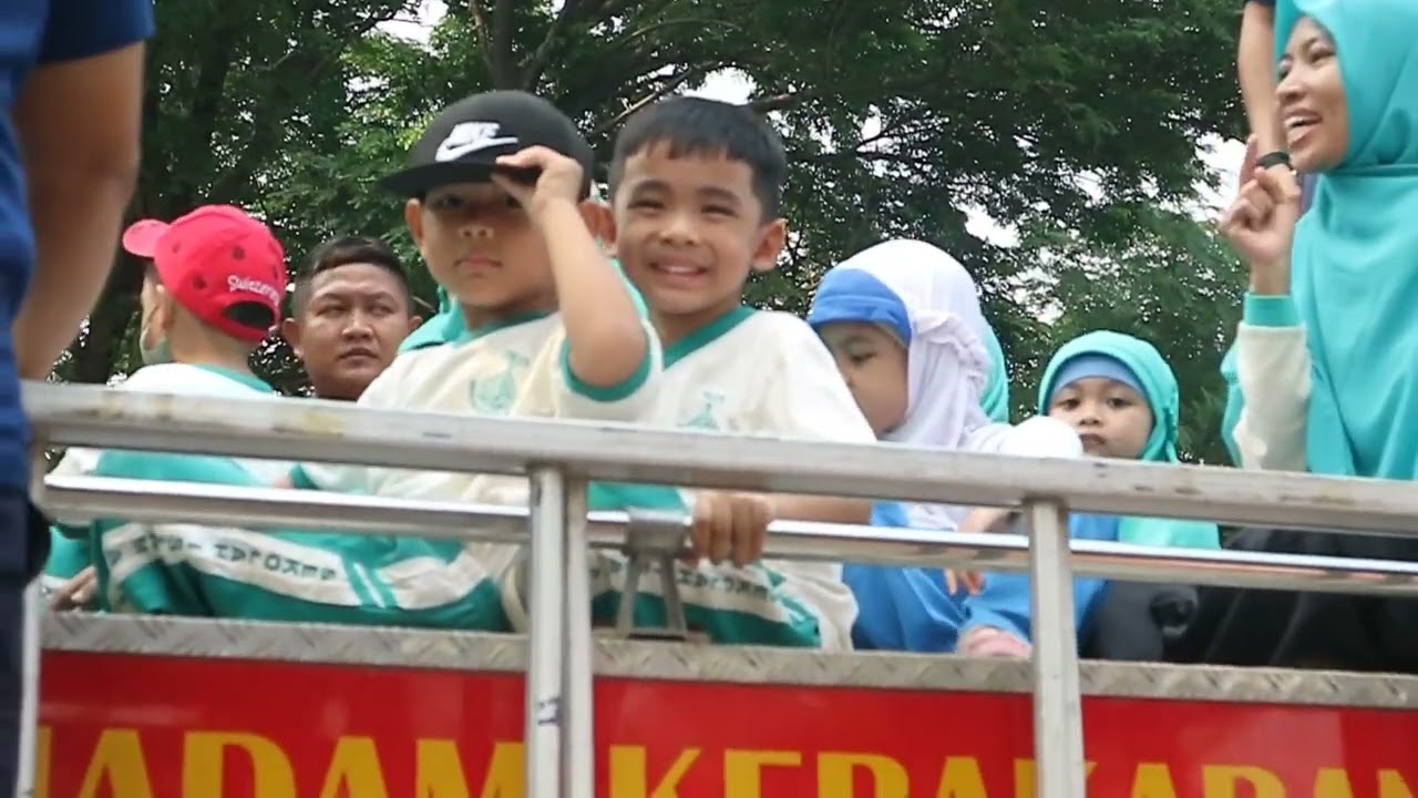 Serunya Naik Mobil Damkar | Kelompok A