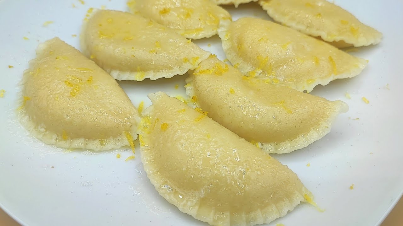 ravioli rumeni dolci con ricotta