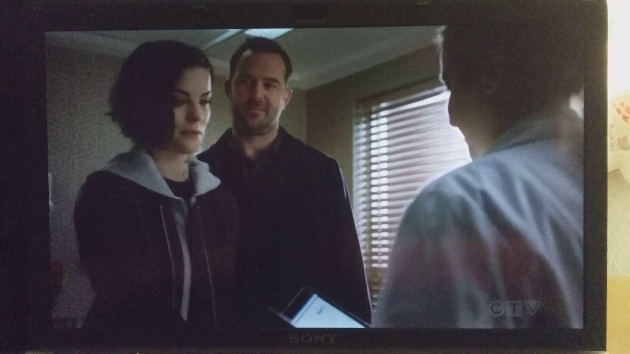 Blindspot Season 4x13 -Thank you doctor! -Jane kiss Kurt! -Sounds perfect! -Jane and Kurt