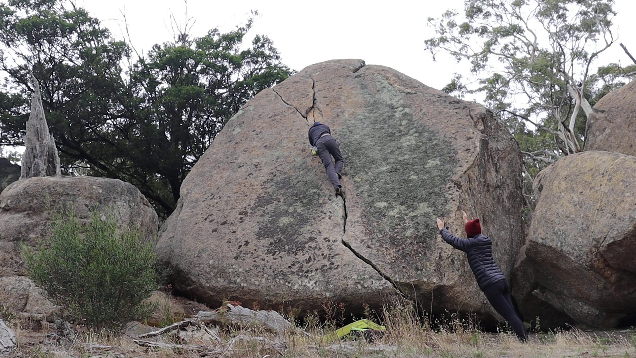 VB - Coffee Bean Crack || Land of the Overhangs || Mt. Alexander Bouldering