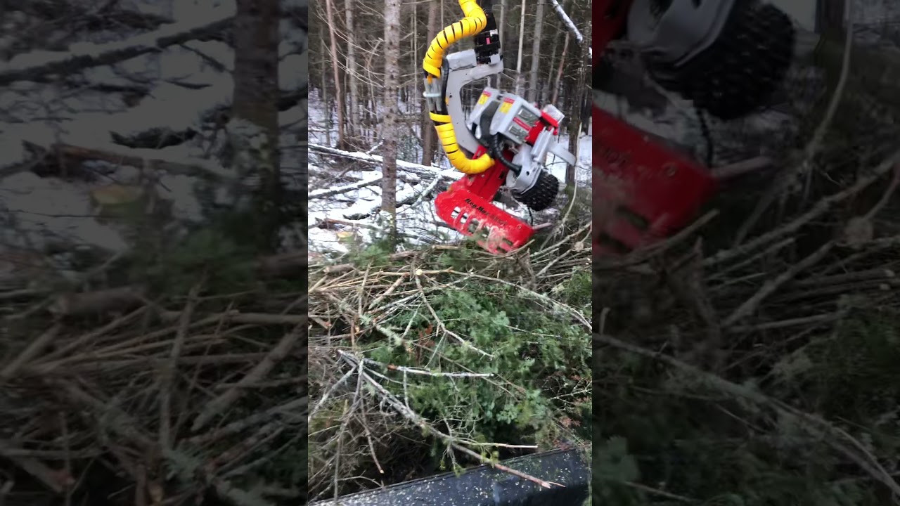 Logmax 4000T on 13.5 ton excavator