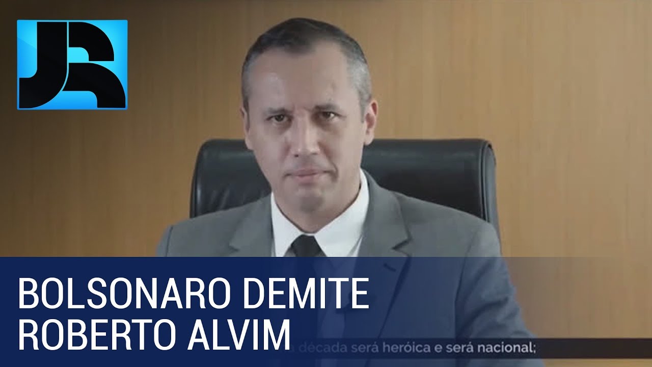Bolsonaro demite secretário que usou frase semelhante a de líder nazista