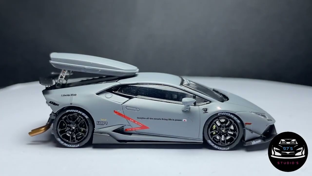 Udah Customized pake warna fighter lagi di Review Finsclasiccaly Huracan Customized
