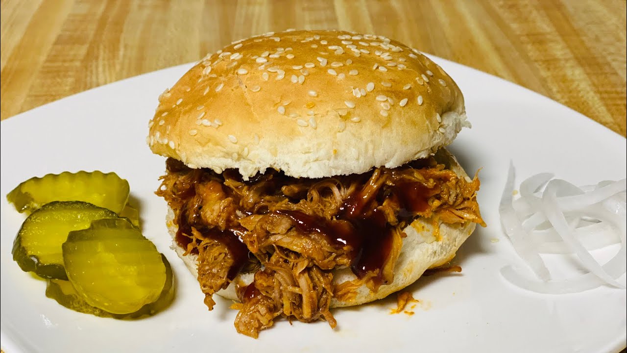 Carne de puerco en salsa barbecue / bbq PULLED PORK sandwich