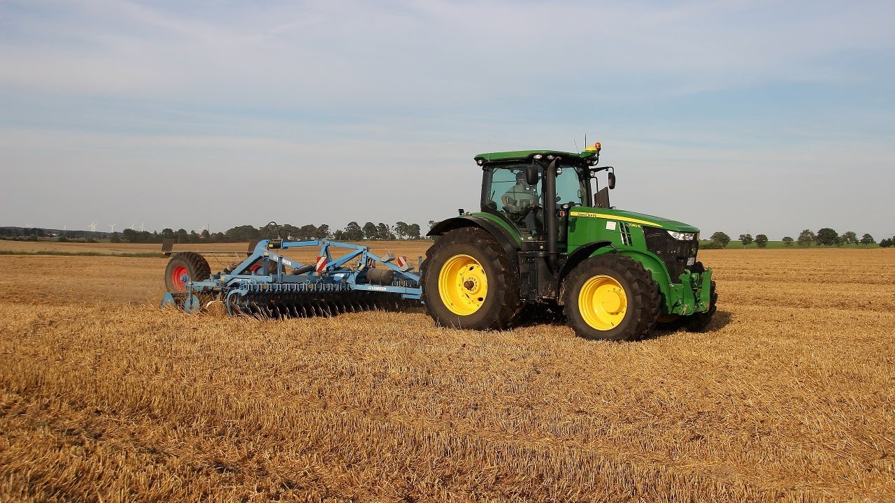 John Deere 7280 R mit Lemken Rubin 9 Scheibenegge
