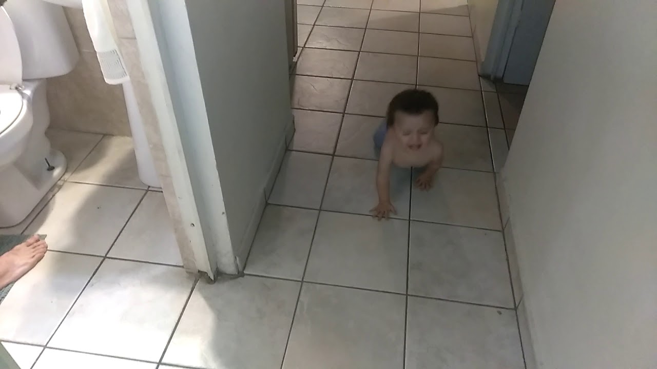 baby hates bath time