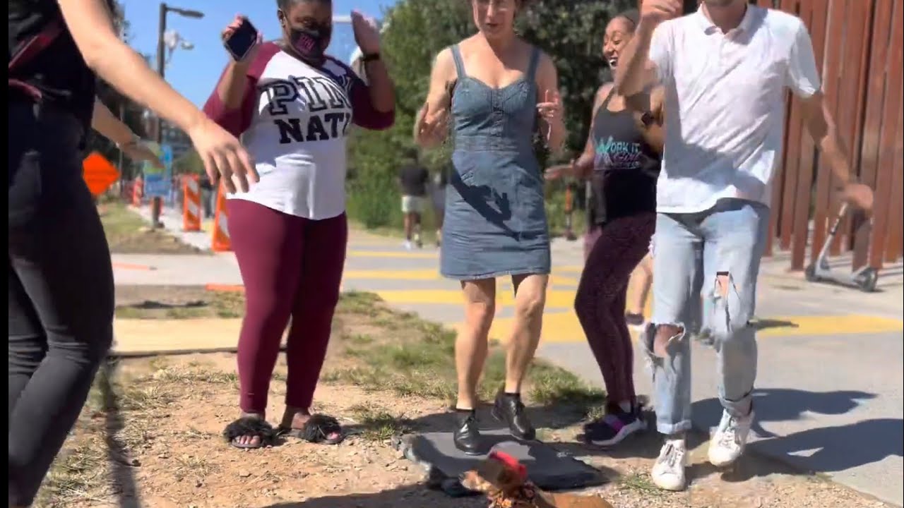 Buckdances w Strangers on Atlanta Beltline - Miss Moonshine & Mr B - Canadian Oldtime fiddler Randy