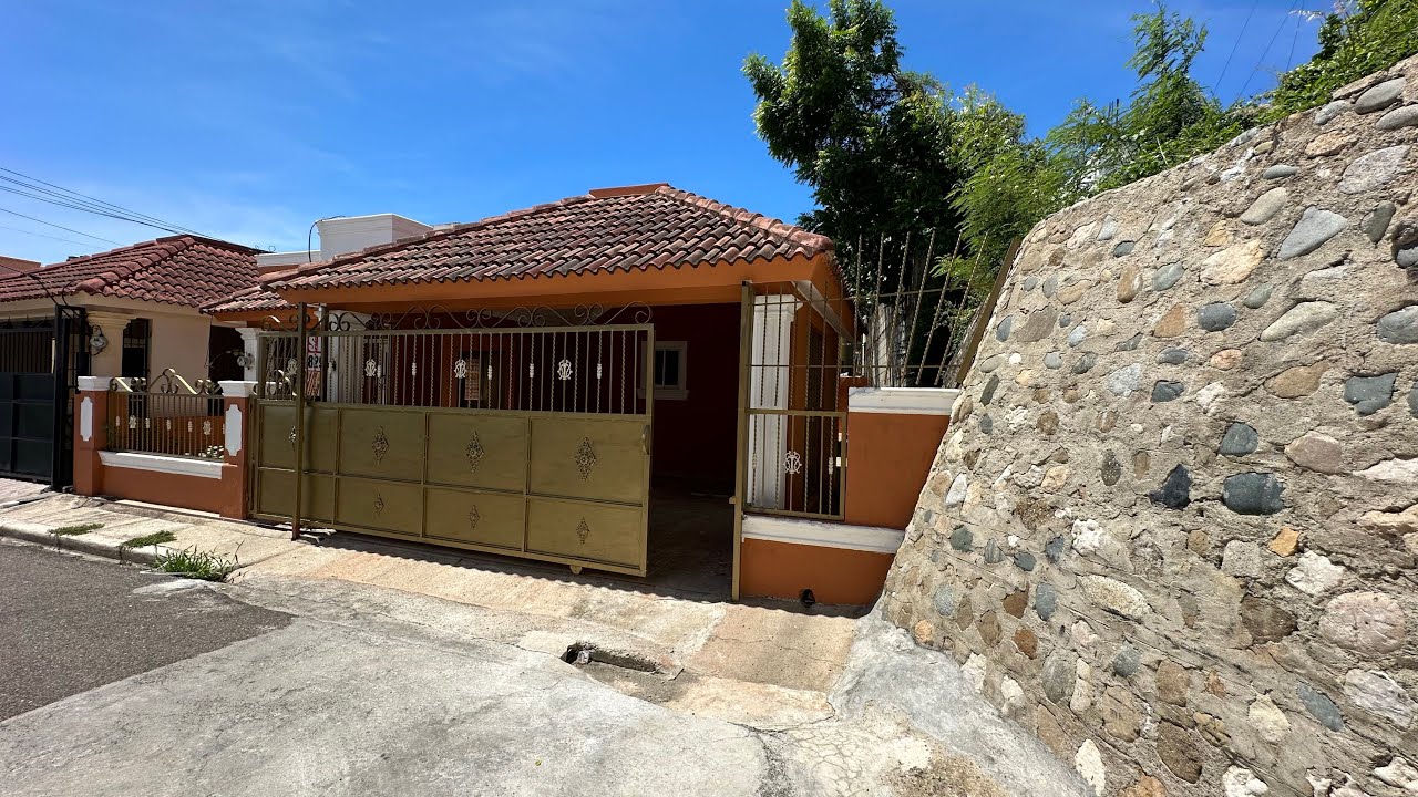 Casa Super económica de venta en Santiago de los caballero,los prados.