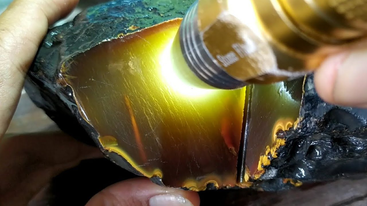 MEMOTONG BAHAN BATU AKIK ANGGUR DAPAT SODO LANANG