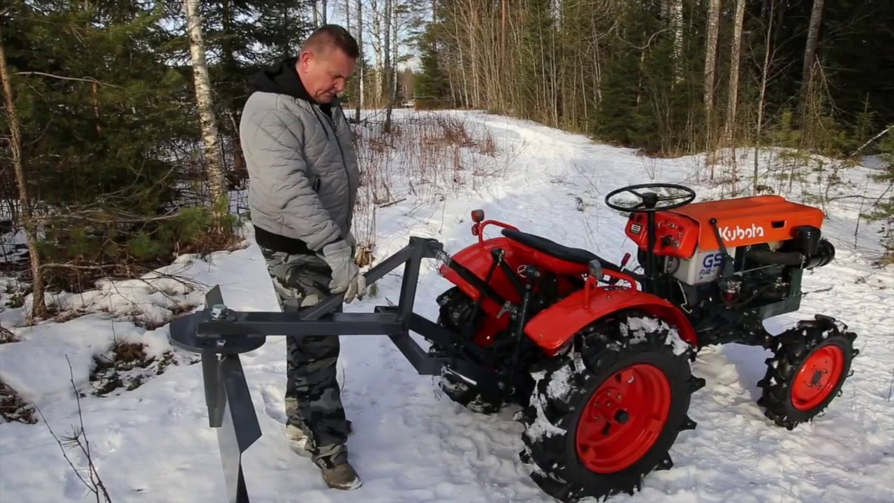 Kubota B7000 4WD Pientraktori