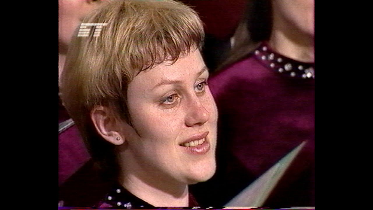 2005 г. хор Белорусского радио и телевидения. Дирижирует руководитель хора Виктор Ровдо