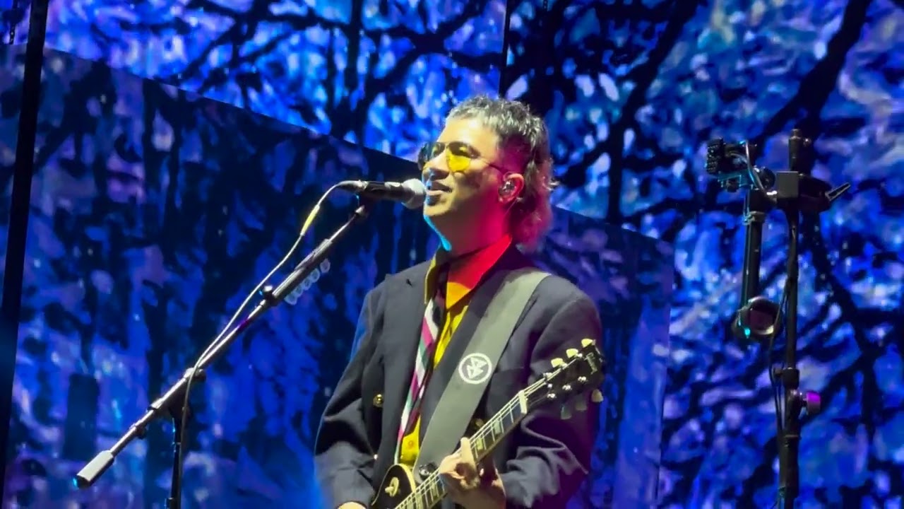 With a Smile - Eraserheads (MAY NAGPROPOSE!) Ang Huling El Bimbo 2022 LIVE Moshpit View