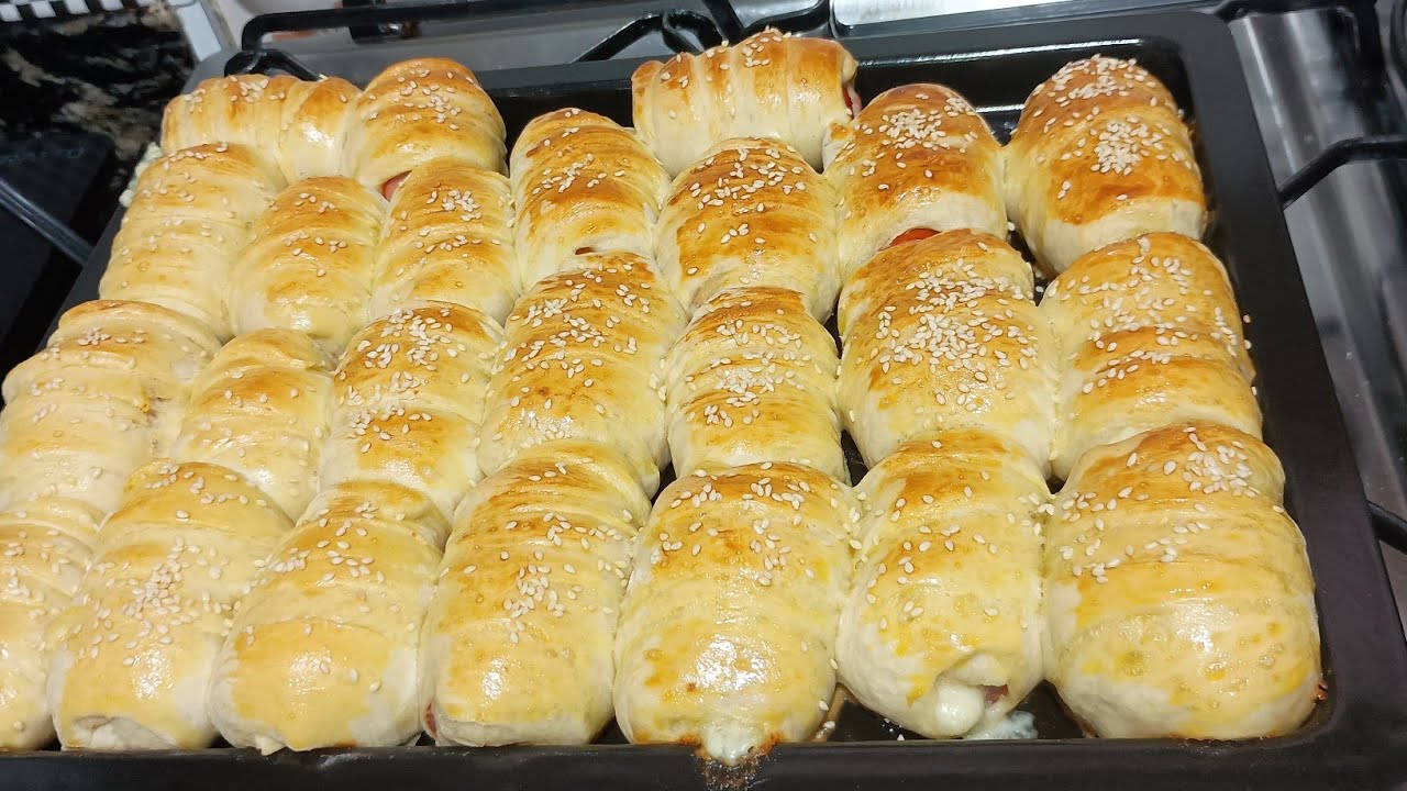 Enroladinho de queijo com salsicha!! ♥️😋